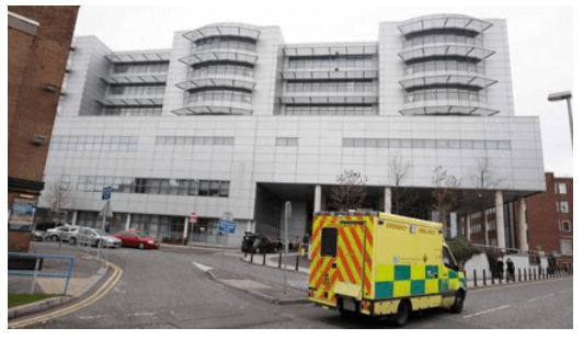 ROYAL SCHOOL OF DENTISTRY: The Dental hospital above is a part of the Royal Victoria Hospital. This is where patients will voluntarily come to be treated in 3rd–-5th year. The clinical years spent here will allow students to become more confident in carrying out procedures.