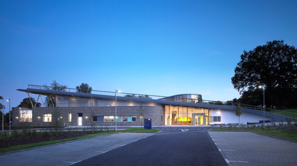 EXPERT REFERRAL SERVICES: The internationally accredited school provides expert referral services via the Small Animal Hospital, the Glasgow Equine Hospital and Practice and the Scottish Centre for Production Animal Health & Welfare. This is alongside a full range of Veterinary Diagnostic Services for animal owners and referring practitioners throughout the UK. These will provide students an excellent opportunity to experience a wide diversity of clinical services and cases, hence expanding their learning.